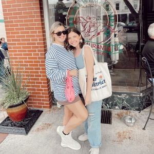 Meet your Posher, Abigail